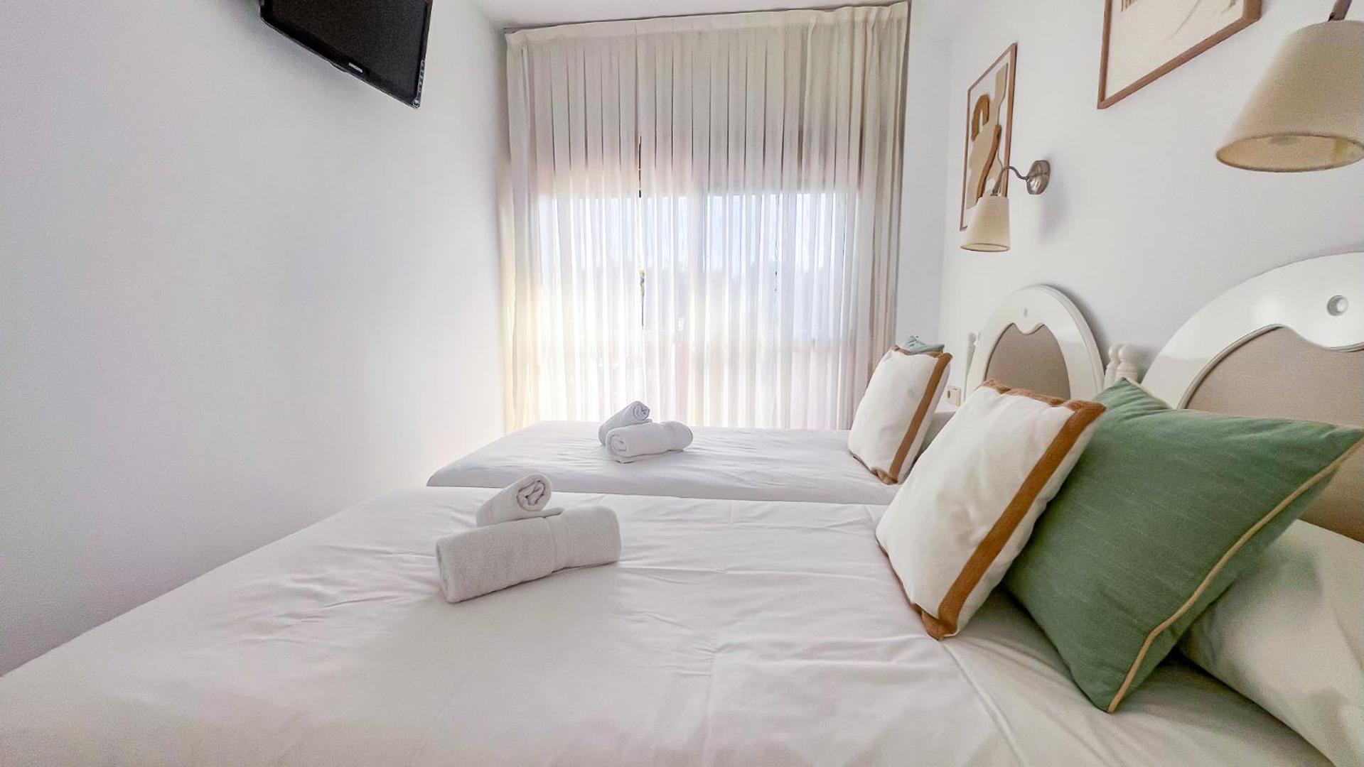 Oleholidays 903 Romana Playa Junto Al Mar Apartamento *